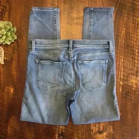 💙J Brand | Mid-rise Skinny Jeans, Medium Wash - Picture 3 of 4